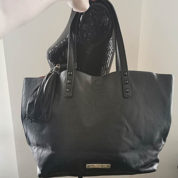 Olivia + Joy Black & Red Tote Bag - Picture 3 of 15